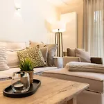 Neptuns Garden Apartment *
