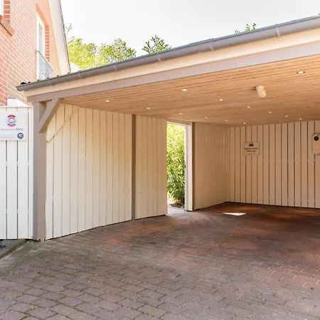 Neptuns Garden Apartment